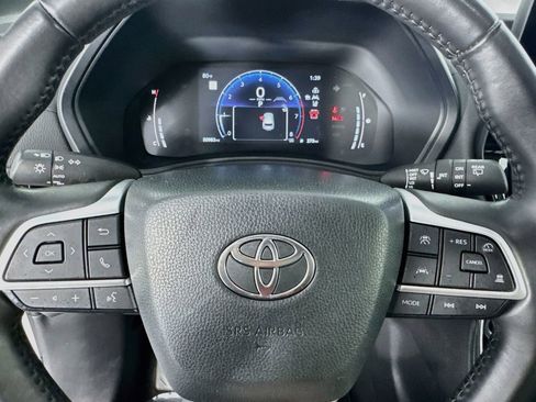 Used 2024 Toyota Grand Highlander AWD image 16