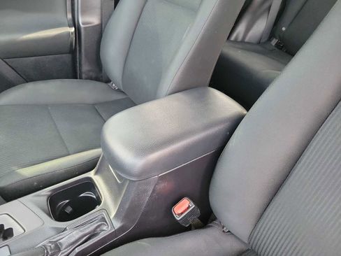 Used 2018 Toyota RAV4 LE image 16