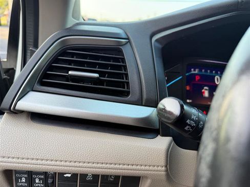 Used 2019 Honda Odyssey EX-L image 39