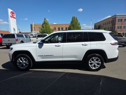 Used 2023 Jeep Grand Cherokee L Limited w/ Luxury Tech Group II AWD/4WD image 7