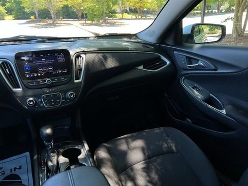 Used 2023 Chevrolet Malibu LT FWD image 28