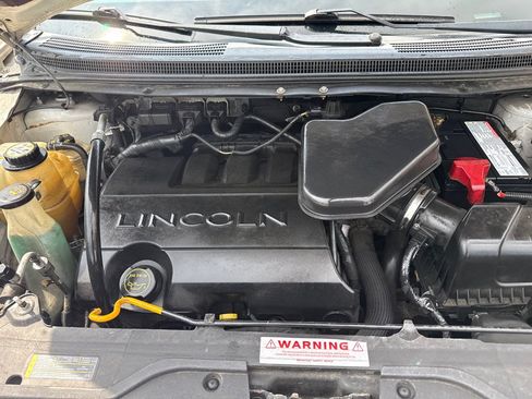 Used 2010 Lincoln MKX AWD image 19