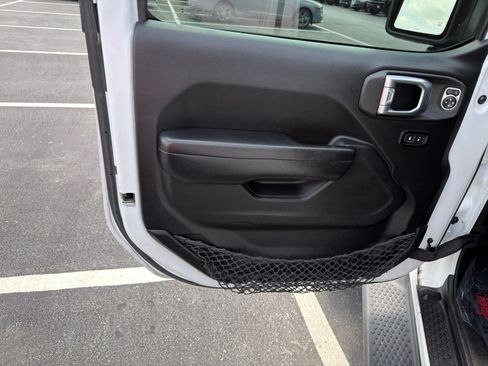 Used 2019 Jeep Wrangler Unlimited Sport S AWD/4WD image 12