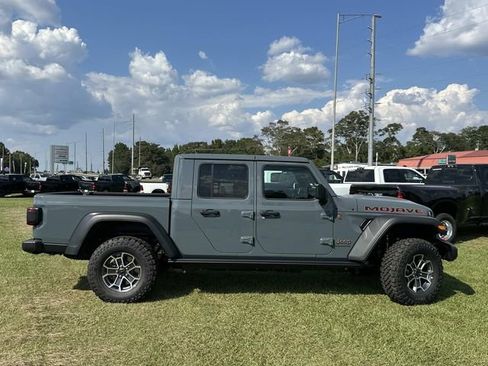 New 2025 Jeep Gladiator Mojave w/ Convenience Group image 5