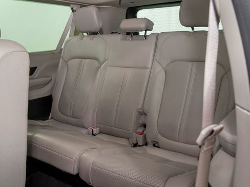 Used 2024 Jeep Wagoneer L Series II image 14