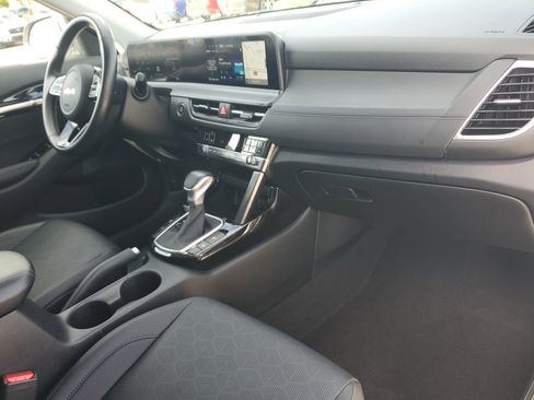 Used 2024 Kia Seltos EX image 18