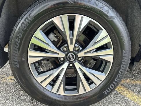 Certified 2023 Nissan Rogue SV w/ SV Premium B Package AWD/4WD image 12