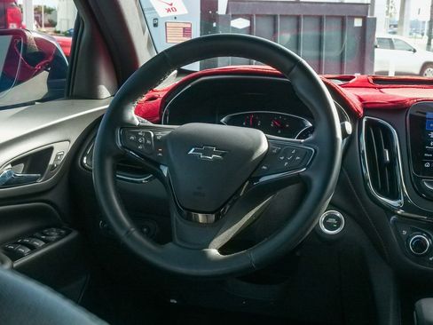 Used 2023 Chevrolet Equinox Premier image 13