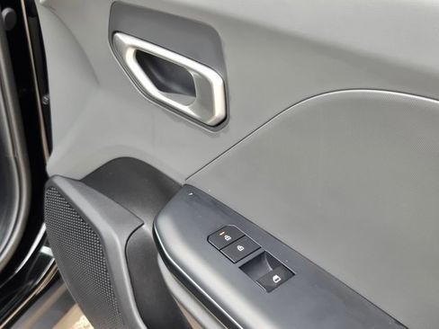 Used 2025 Kia K4 LXS image 28