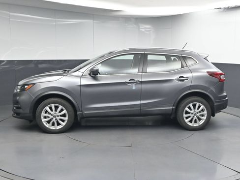 Used 2020 Nissan Rogue Sport SV FWD image 4
