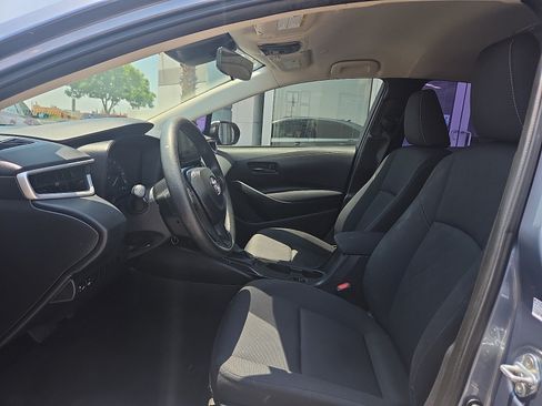 Used 2025 Toyota Corolla LE FWD image 9