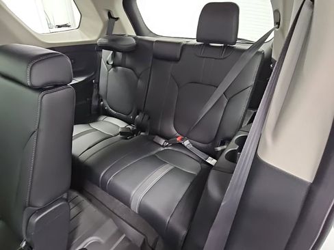 New 2025 Honda Pilot EX-L image 32