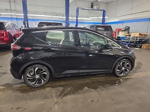Used 2022 Chevrolet Bolt LT w/ Infotainment Package image 12