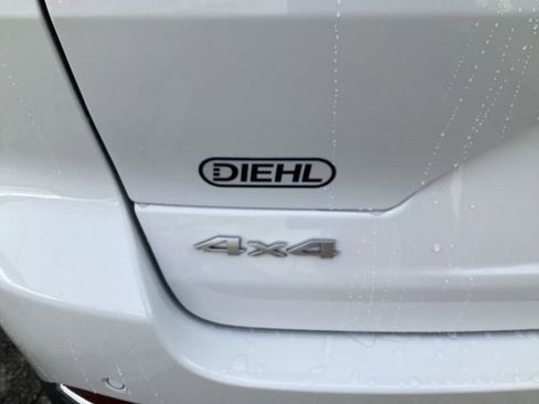 New 2025 Jeep Grand Cherokee Laredo image 12