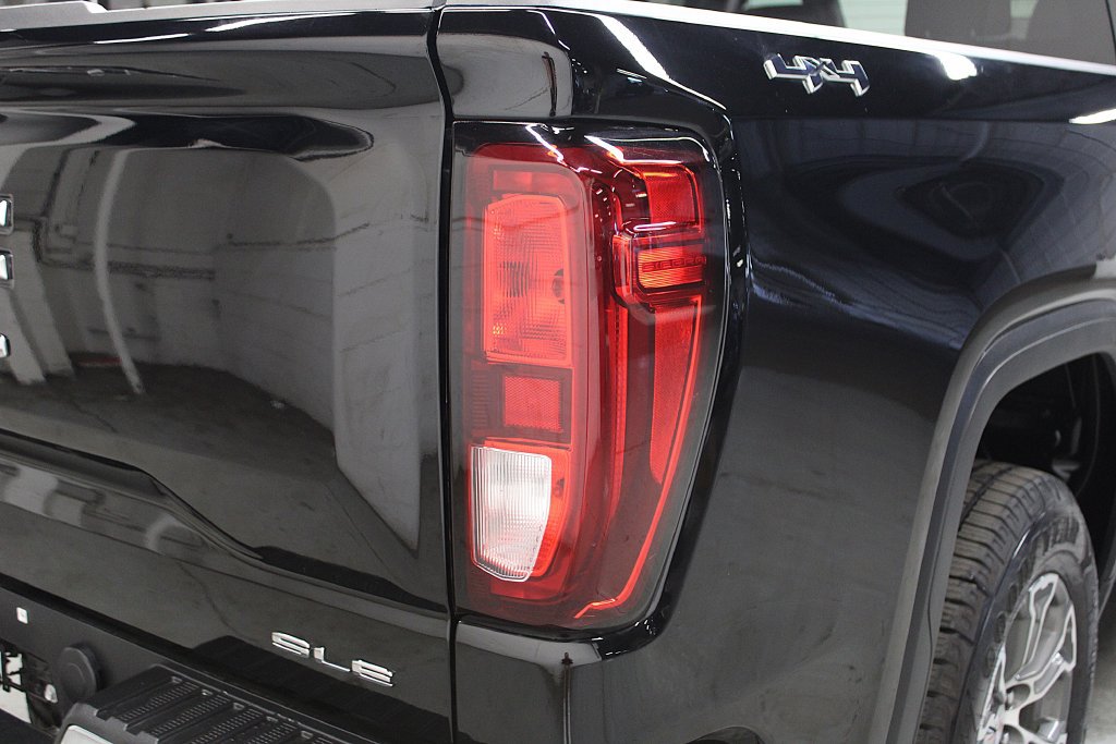 Used 2023 GMC Sierra 1500 SLE AWD/4WD image 41