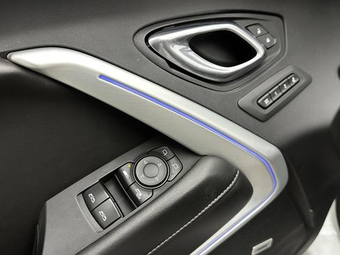 Used 2020 Chevrolet Camaro SS image 11