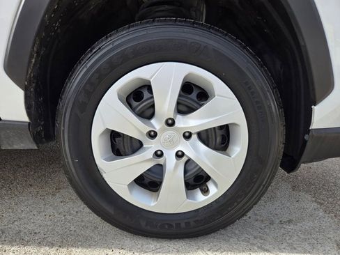 Used 2025 Toyota RAV4 LE image 32