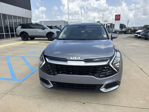 Certified 2025 Kia Sportage EX FWD image 6