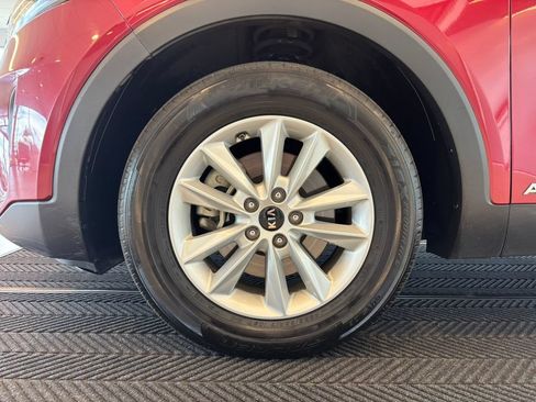Used 2019 Kia Sorento AWD V6 image 11