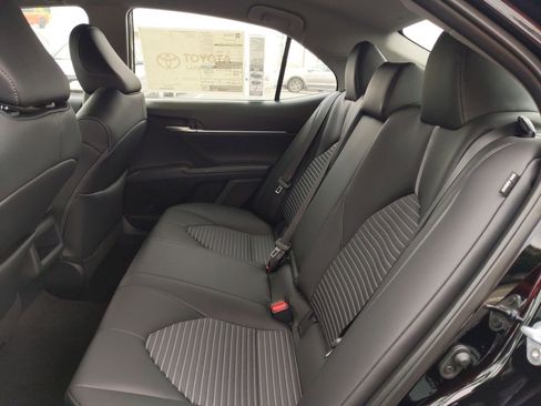 Used 2023 Toyota Camry SE image 18