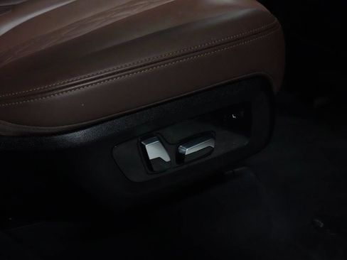 Certified 2023 BMW X7 M60i w/ Executive Package image 10
