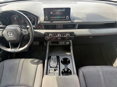 Certified 2025 Honda Pilot Sport image 2