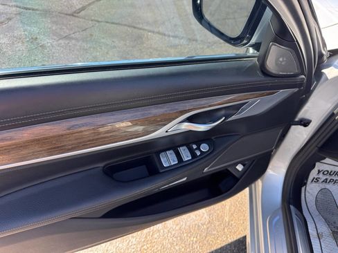 Used 2017 BMW 740i RWD image 12