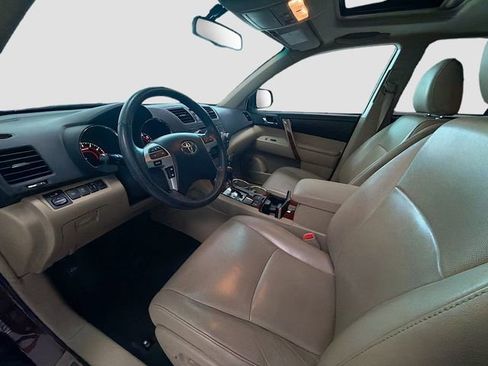 Used 2012 Toyota Highlander Limited w/ Tow Pkg image 19