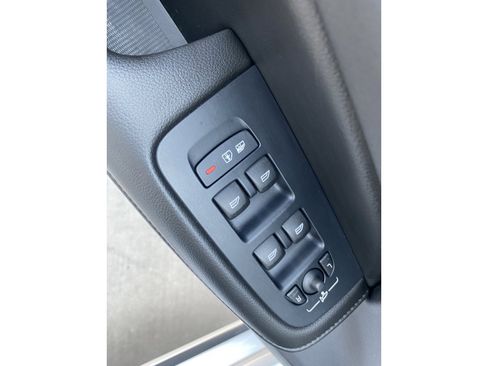 Used 2022 Volvo S60 B5 Momentum w/ Premium Package image 26