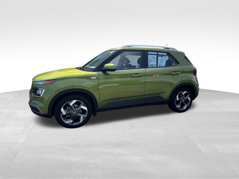 Certified 2024 Hyundai Venue SEL FWD image 1