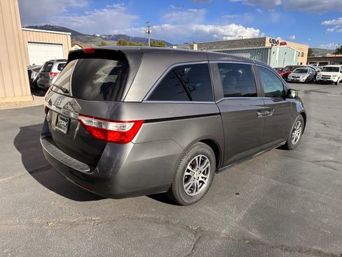 Used 2013 Honda Odyssey EX image 3