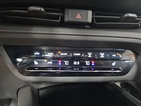 Used 2023 Buick Envision Essence AWD/4WD image 20