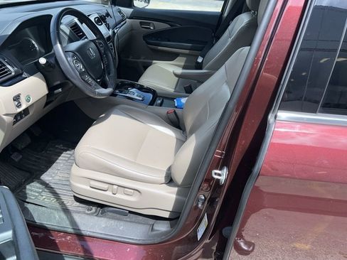 Used 2018 Honda Pilot Touring image 16
