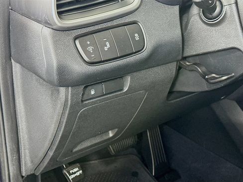 Used 2020 Kia Sorento LX FWD image 10