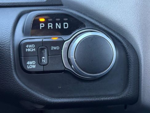 Used 2024 RAM 2500 Big Horn w/ Heated Seats & Wheel Group AWD/4WD image 17