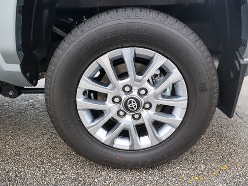 Certified 2026 Toyota Tacoma Limited AWD/4WD image 16