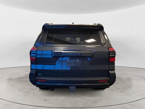 Used 2025 Toyota 4Runner SR5 AWD/4WD image 4