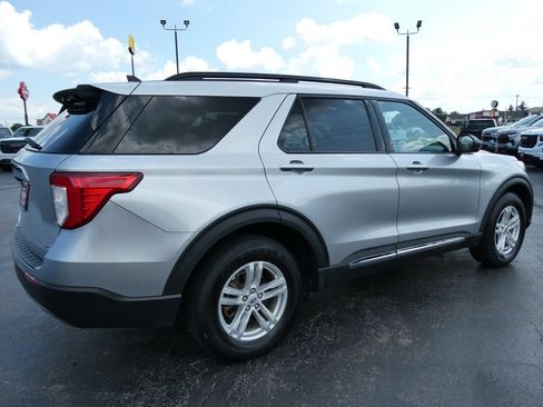 Used 2021 Ford Explorer XLT w/ Equipment Group 202A AWD/4WD image 5