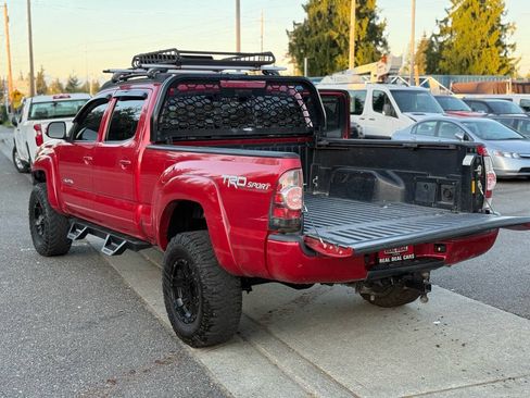 Used 2015 Toyota Tacoma 4x4 Double Cab w/ TRD Sport Package image 5