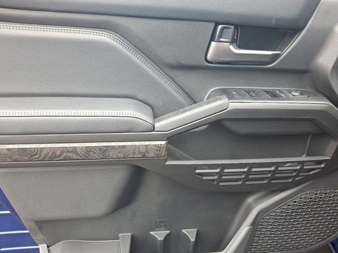 New 2025 Toyota Tacoma SR image 10