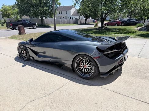 Used 2019 McLaren 720S Performance RWD image 16