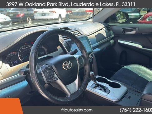 Used 2012 Toyota Camry SE w/ Leather Pkg FWD image 23