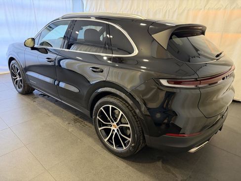New 2026 Porsche Cayenne image 3