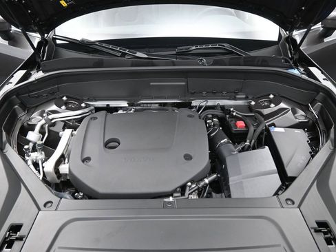 New 2025 Volvo XC90 B6 Plus w/ Protection Package Premier image 31