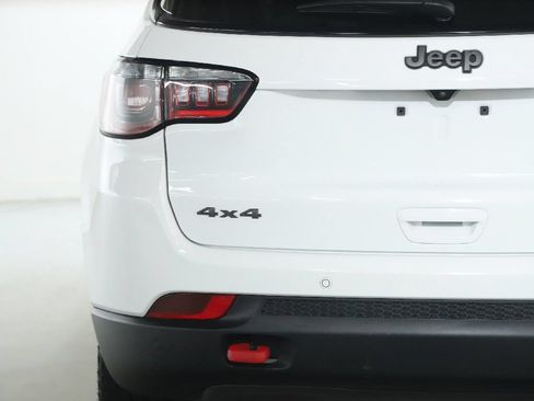 Used 2025 Jeep Compass Trailhawk AWD/4WD image 43