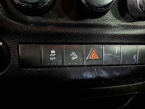Used 2015 Jeep Wrangler Unlimited Sport w/ Quick Order Package 24S AWD/4WD image 21