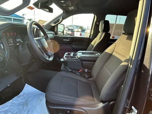 Used 2024 Chevrolet Silverado 2500 Custom w/ Custom Value Package image 17