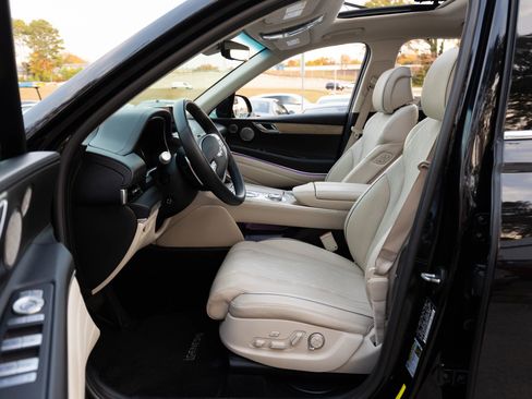 Used 2022 Genesis GV80 3.5T w/ Advanced Package 06 image 16