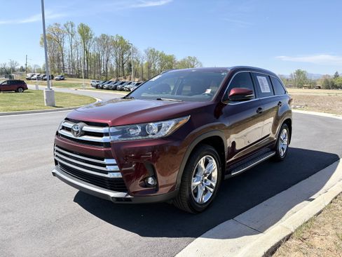 Used 2019 Toyota Highlander Limited AWD/4WD image 3