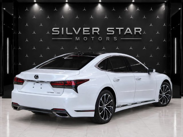 Used 2022 Lexus LS 500 AWD w/ Luxury Package image 3